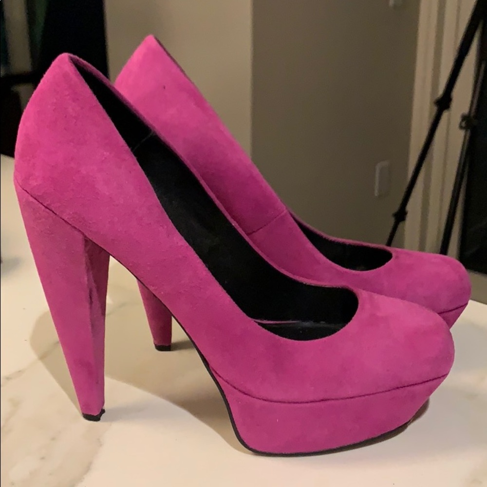 Dolce Vita Gretchen suede platform pumps